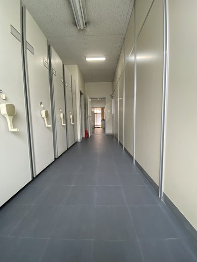岐阜市　オフィスビル共用部・床タイル貼替工事 | 内装リフォーム